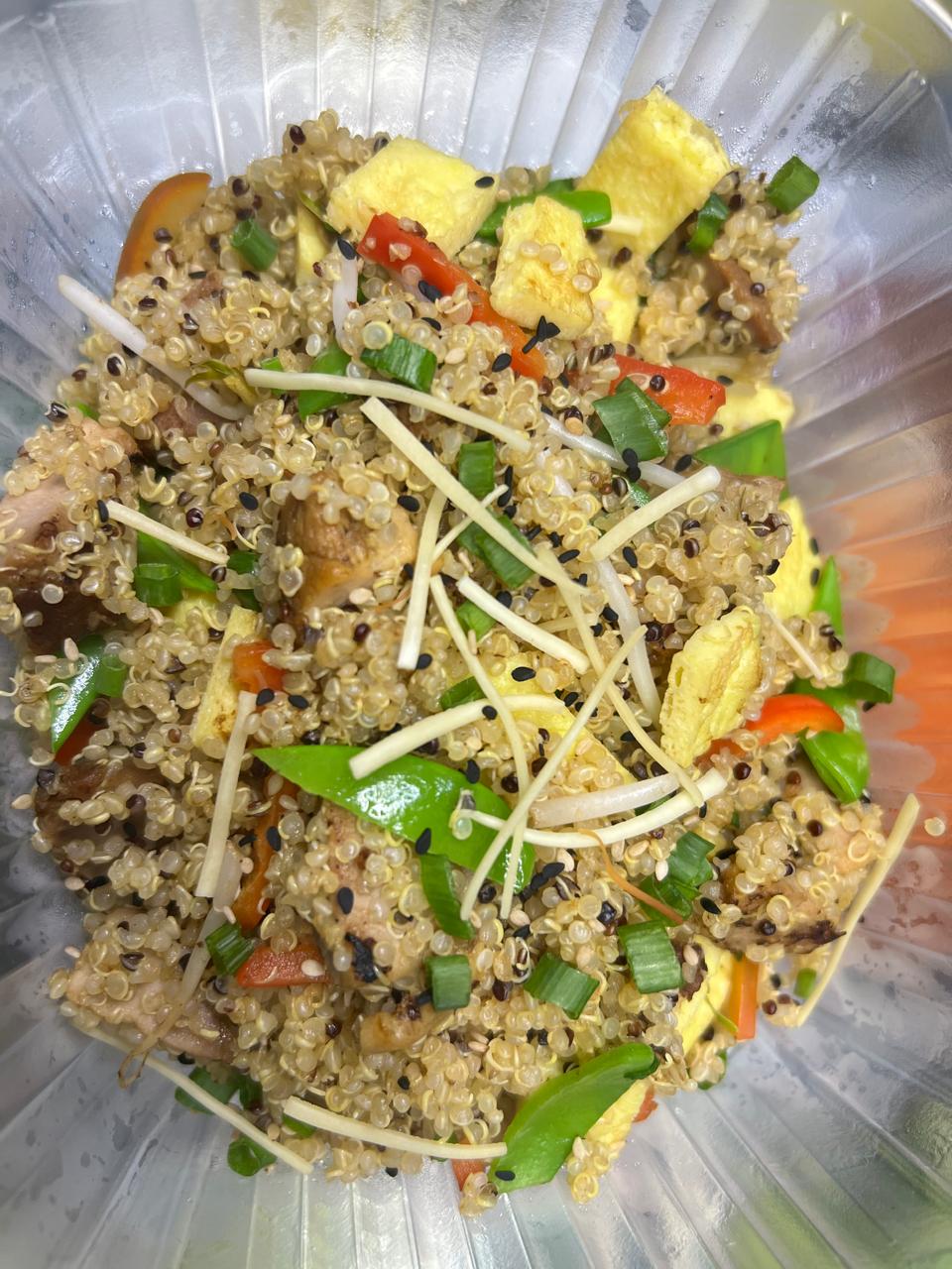 Chaufa Quinoa con granos andinos, vegetales salteados y arroz chaufa saludable - CHAUFAFIX