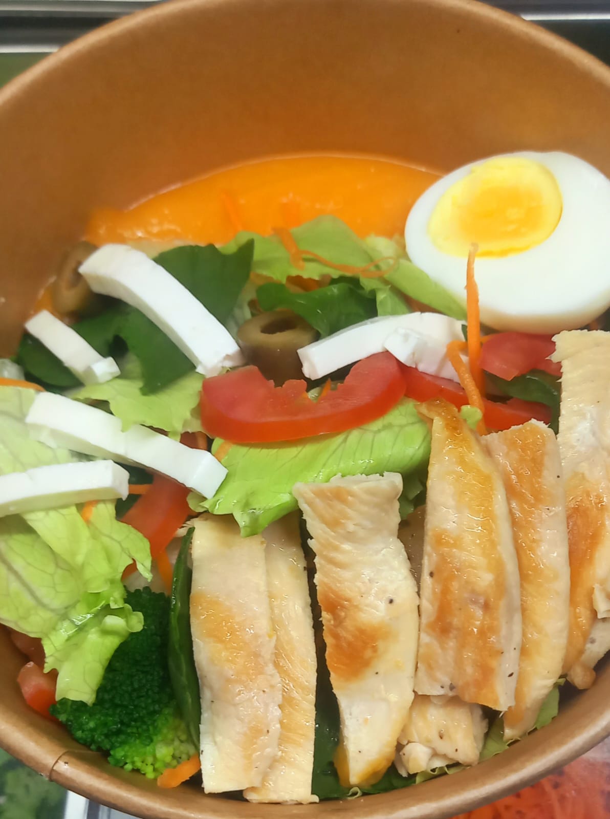 Ensalada Biens con verduras frescas, proteínas y toque saludable - CHAUFAFIX